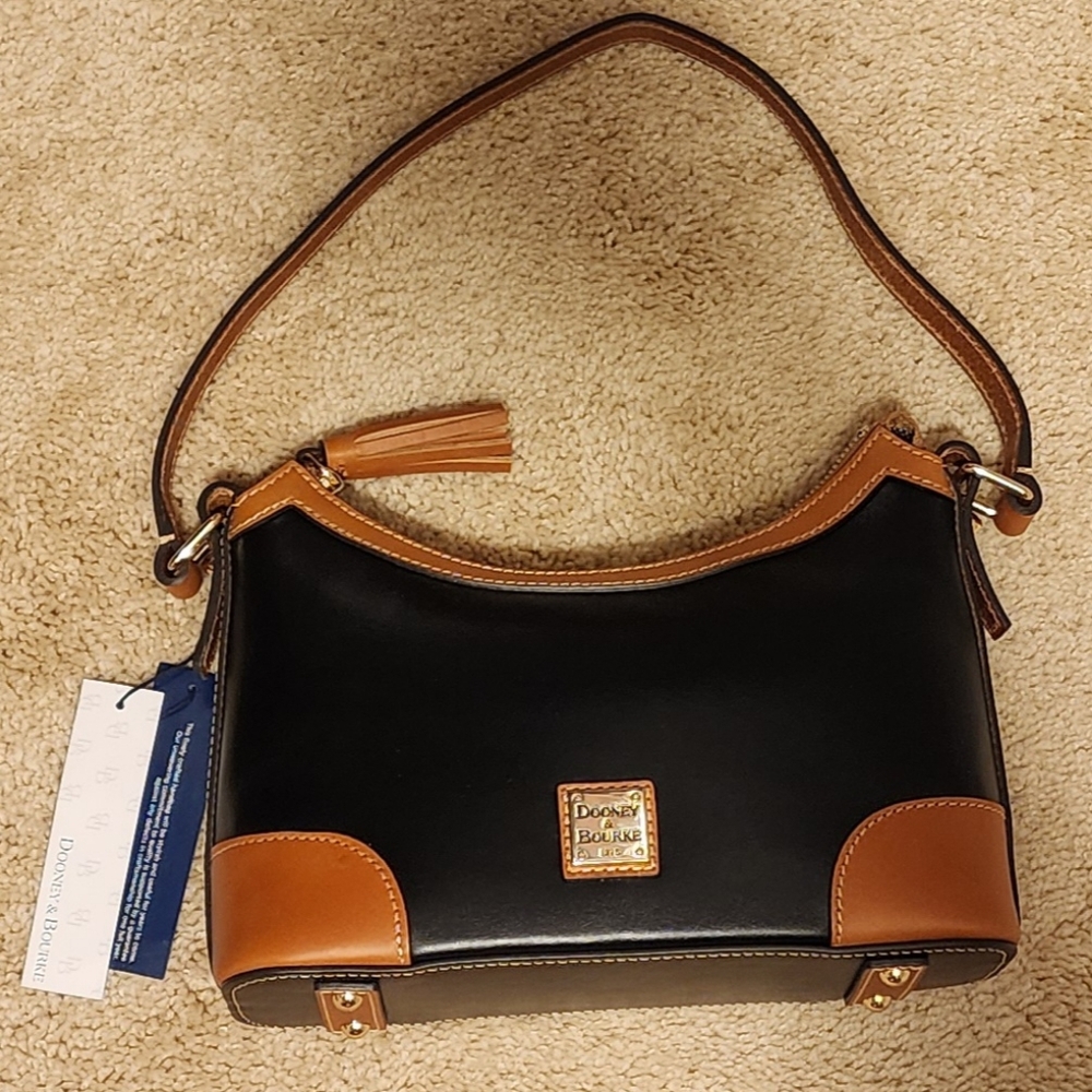 Dooney & Bourke Wexford Leather Shoulder Bag Brand New Never Used - Picture 3 of 3